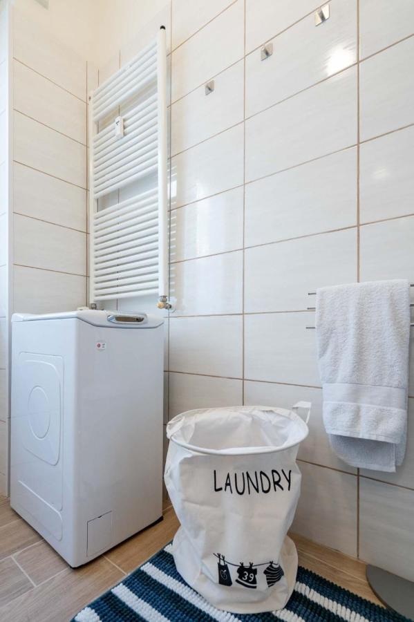 Casa Martina- Airport Free Shuttle-H24 Apartment Бергамо Екстериор снимка